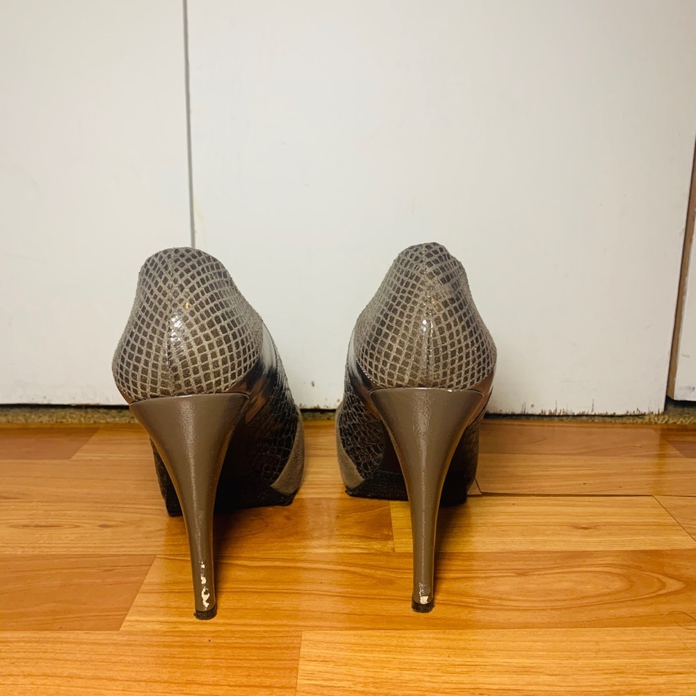 Heels - Picture 3 of 4